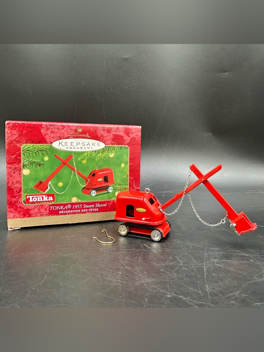 2001 Hallmark Tonka 1955 Steam Shovel Die Cast Metal Christmas Ornament QX6292